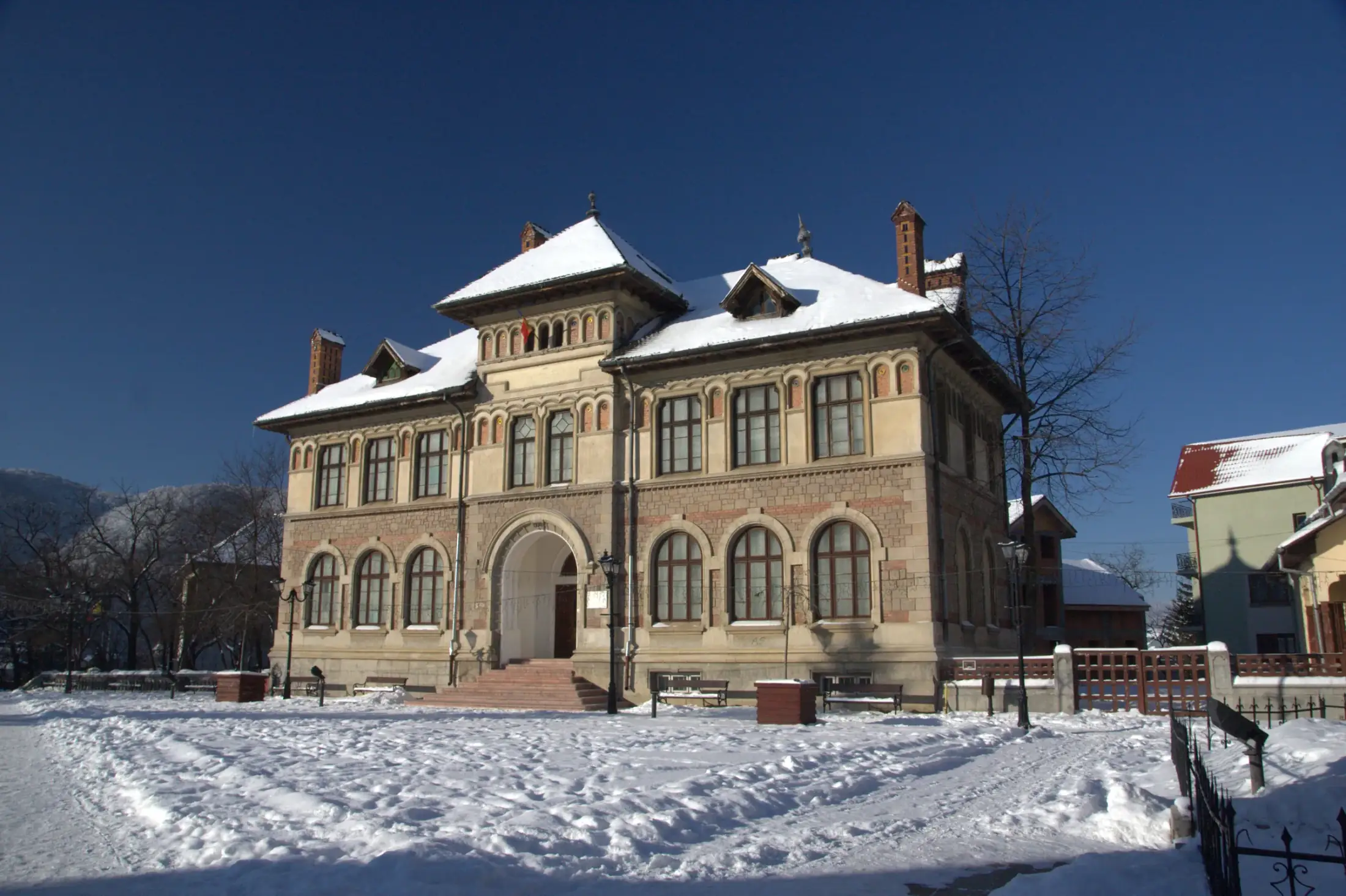 The Art Museum building under snow